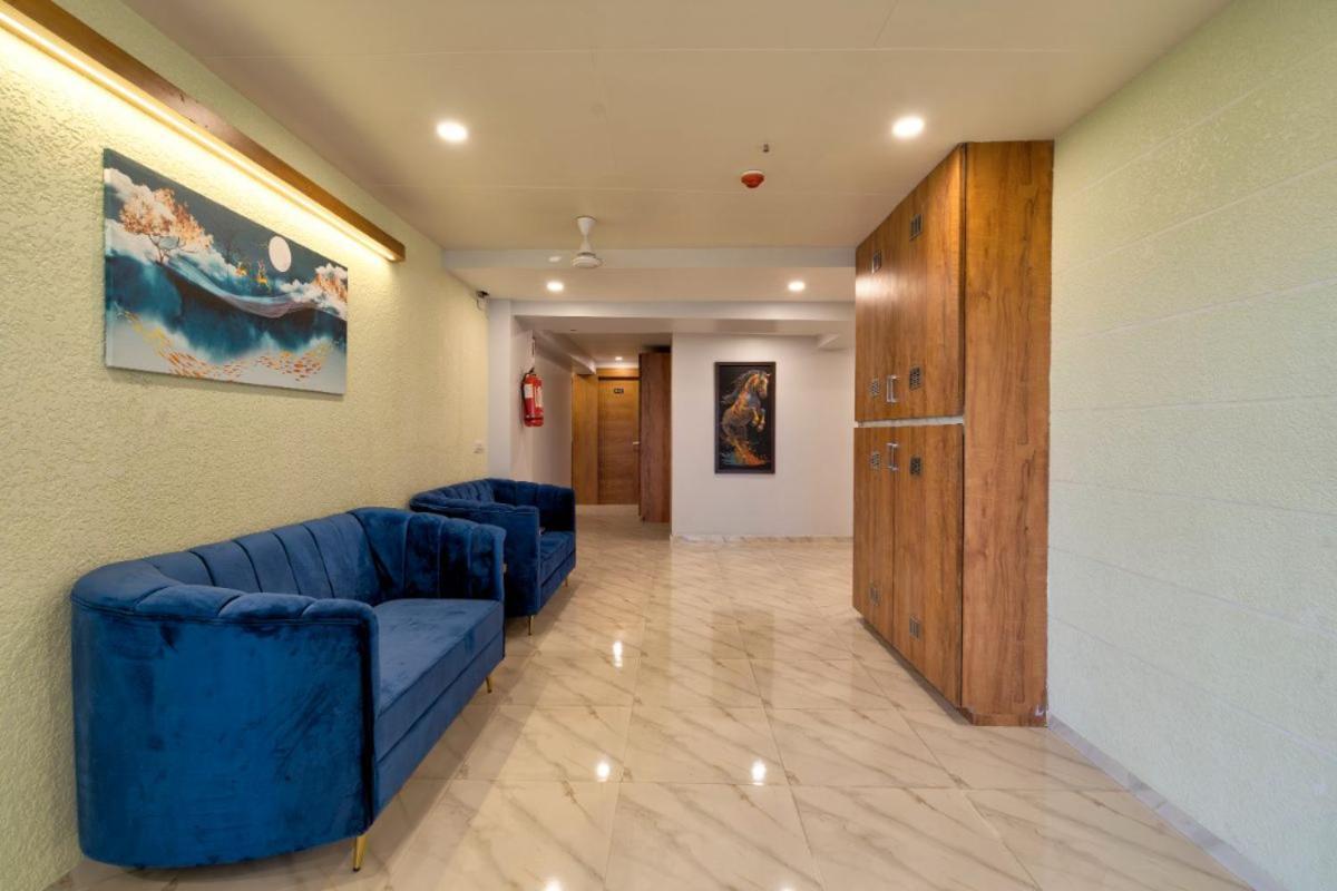 Hotel Royal 24 Ahmedabad Exterior photo