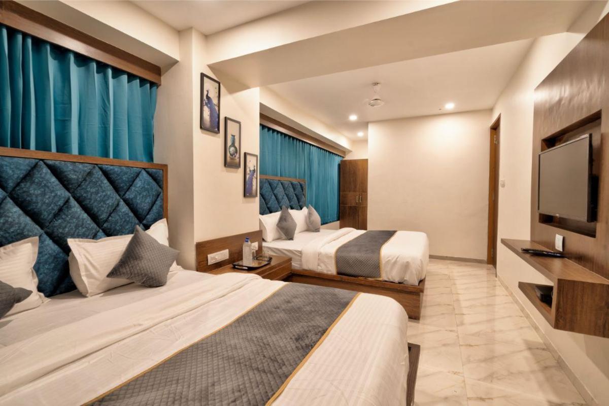 Hotel Royal 24 Ahmedabad Exterior photo