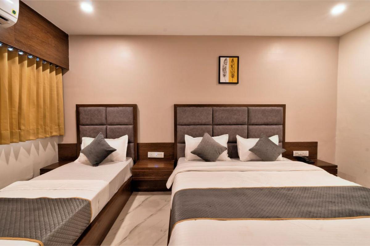 Hotel Royal 24 Ahmedabad Exterior photo