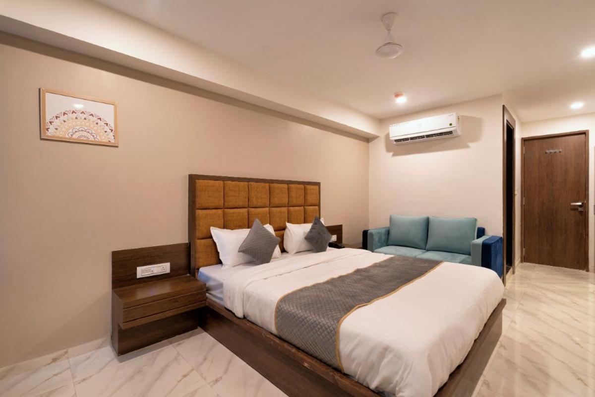 Hotel Royal 24 Ahmedabad Exterior photo